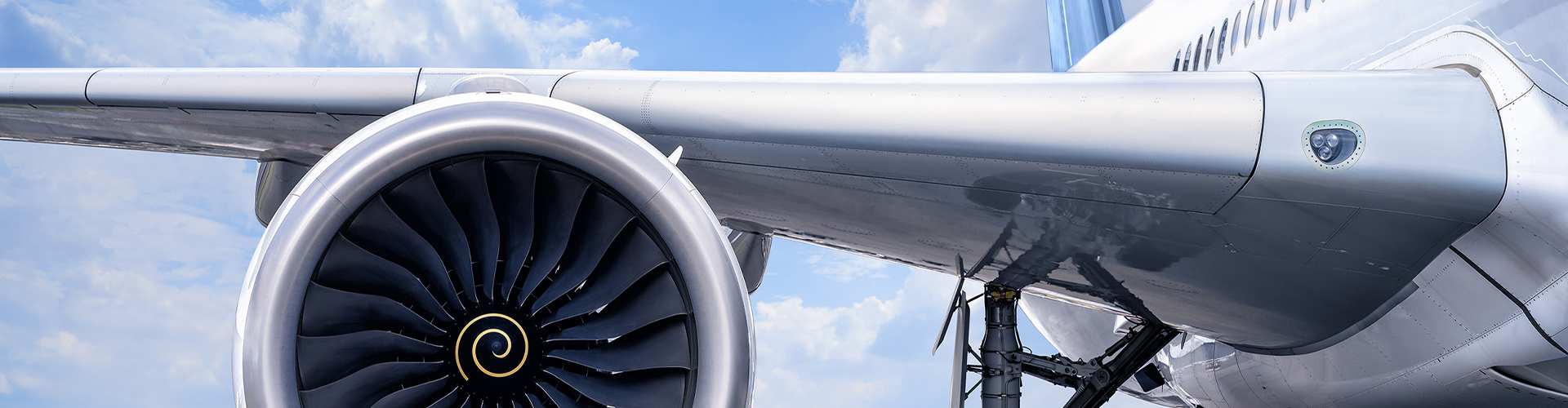 Fabricant de composants de pièces d'usinage CNC de précision aérospatiale personnalisée